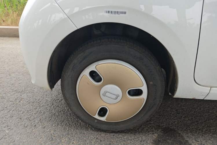 Used Bestune Pony 2025 222km Range Elegant Horse Left Front Wheel Hub
