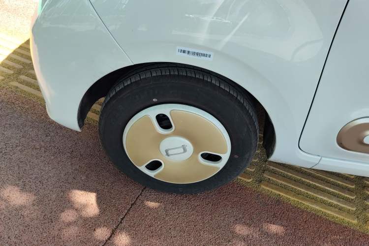 Used Bestune Pony 2025 222km Range Agile Horse Left Front Wheel Hub