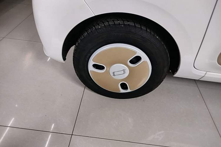 Used Bestune Pony 2025 222km Range Elegant Horse Left Front Wheel Hub