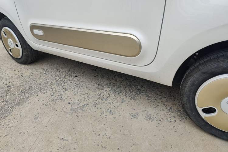 Used Bestune Pony 2025 222km Range Linglong Horse Left Side Sill