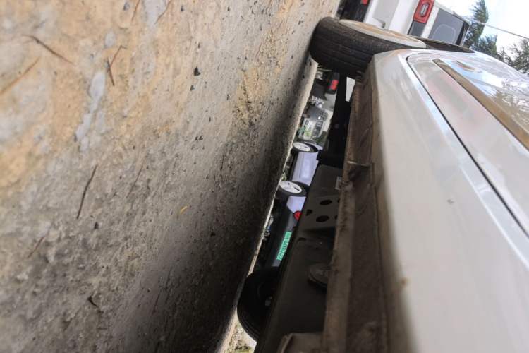Used Bestune Pony 2025 222km Range Linglong Horse Left Side Sill