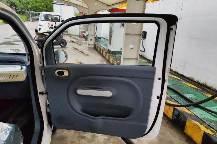 Used Bestune Pony 2025 222km Lightning Horse Right Front Door Interior