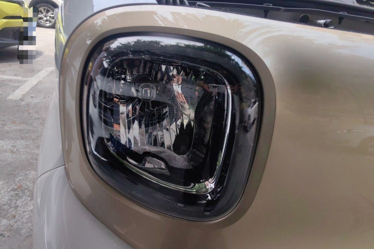 Used Bestune Pony 2025 222km Range Agile Horse Right Front Headlight