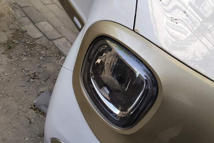 Used Bestune Pony 2025 222km Range Agile Horse Right Front Headlight