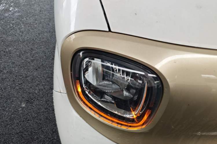 Used Bestune Pony 2025 222km Range Agile Horse Right Front Headlight