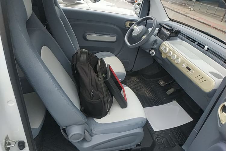 Used Bestune Pony 2025 222km Range Linglong Horse Right Front Seat