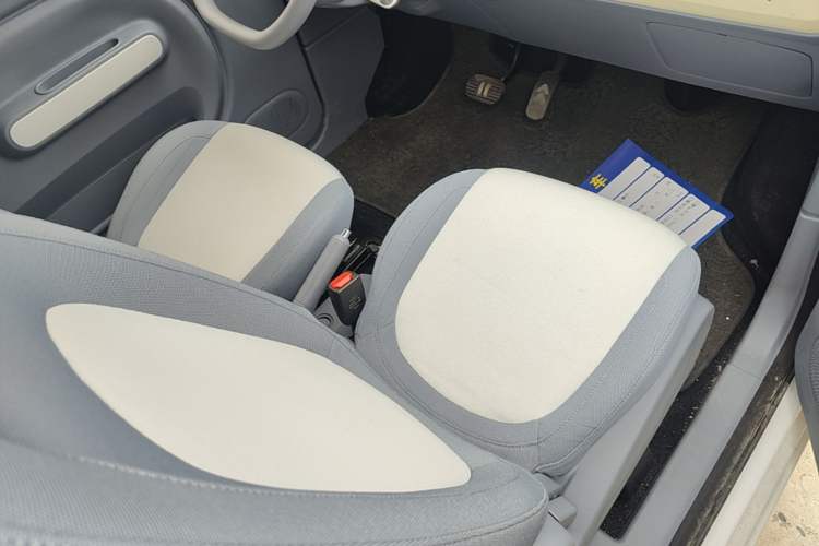 Used Bestune Pony 2025 222km Range Linglong Horse Right Front Seat