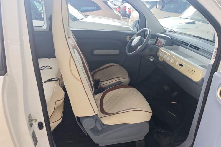Used Bestune Pony 2025 222km Lightning Horse Right Front Seat