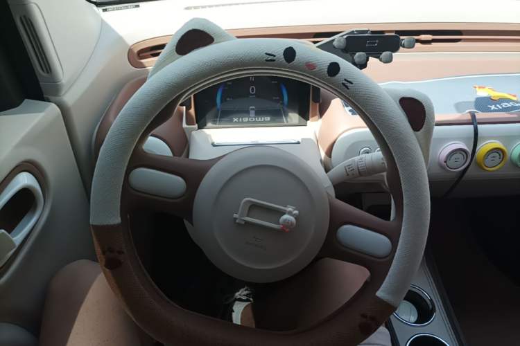 Used Bestune Pony 2025 222km Range Elegant Horse Steering Wheel