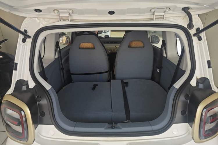 Used Bestune Pony 2025 222km Lightning Horse Trunk