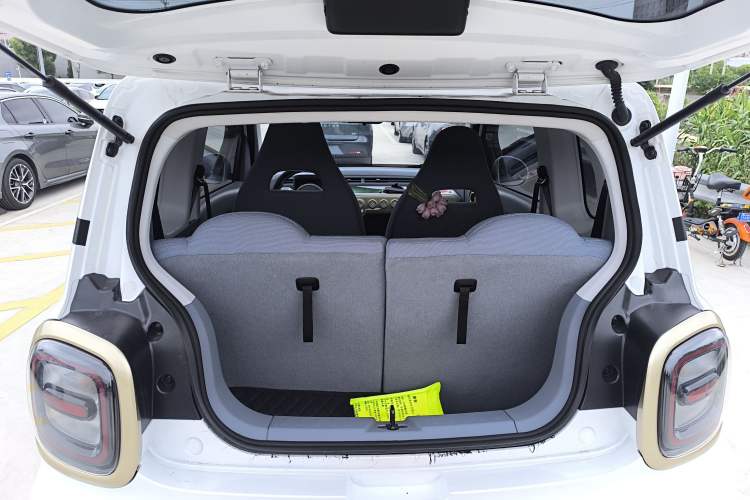 Used Bestune Pony 2025 222km Range Agile Horse Trunk