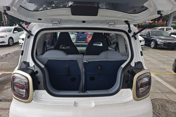 Used Bestune Pony 2025 222km Lightning Horse Trunk