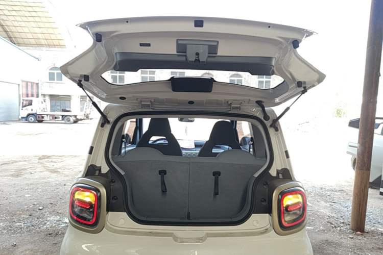 Used Bestune Pony 2025 222km Lightning Horse Trunk