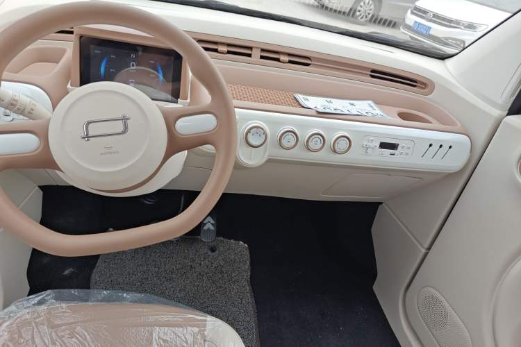 Used Bestune Pony 2025 222km Lightning Horse Interior 3