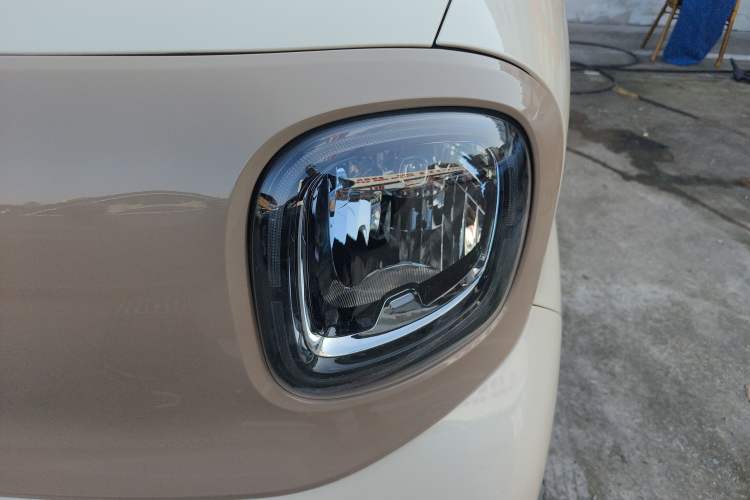 Used Bestune Pony 2025 222km Range Elegant Horse Left Front Headlight