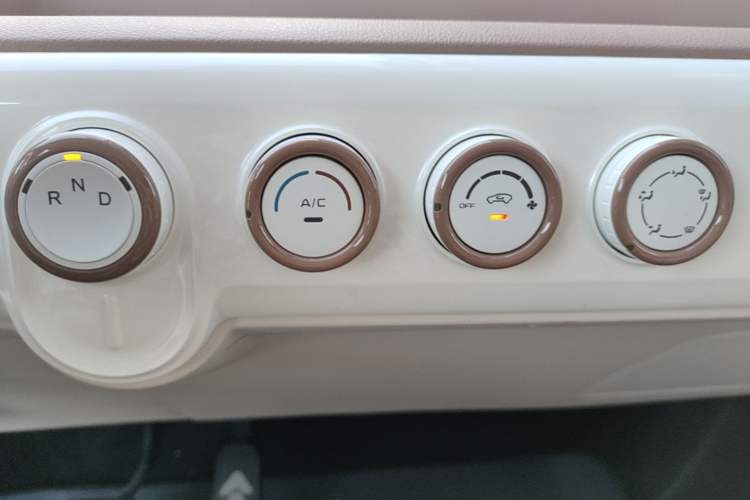 Used Bestune Pony 2026 222km Colorful Horse Audio And AC Panel