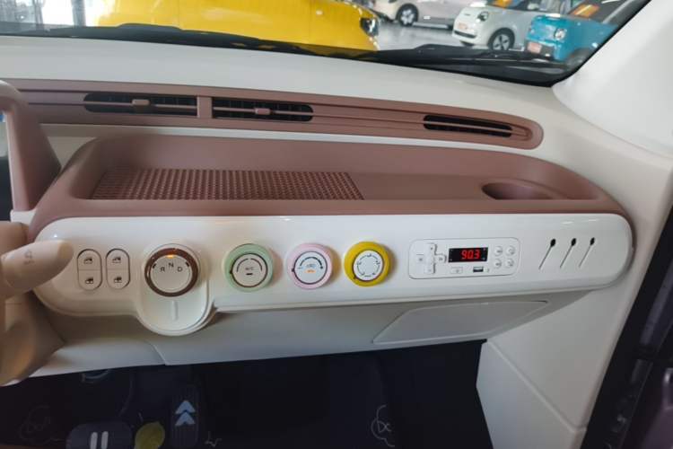 Used Bestune Pony 2026 222km Colorful Horse Audio And AC Panel