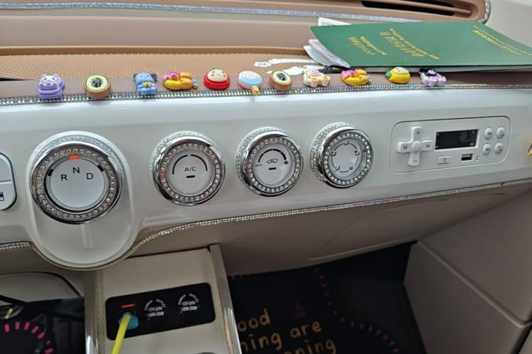 Used Bestune Pony 2026 Model 222km Shining Horse Audio And AC Panel