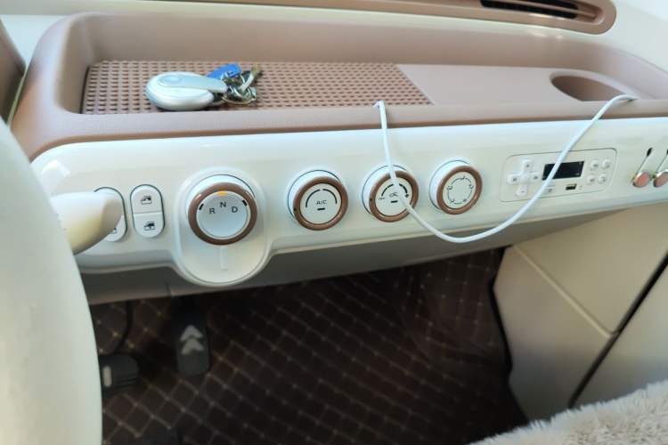 Used Bestune Pony 2026 Model 222km Shining Horse Audio And AC Panel