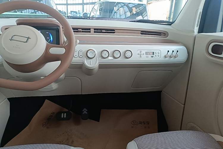 Used Bestune Pony 2026 Model 222km Cute Horse Plus Audio And AC Panel