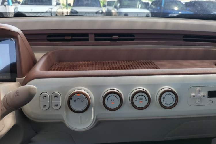 Used Bestune Pony 2026 Model 222km Cute Horse Plus Audio And AC Panel