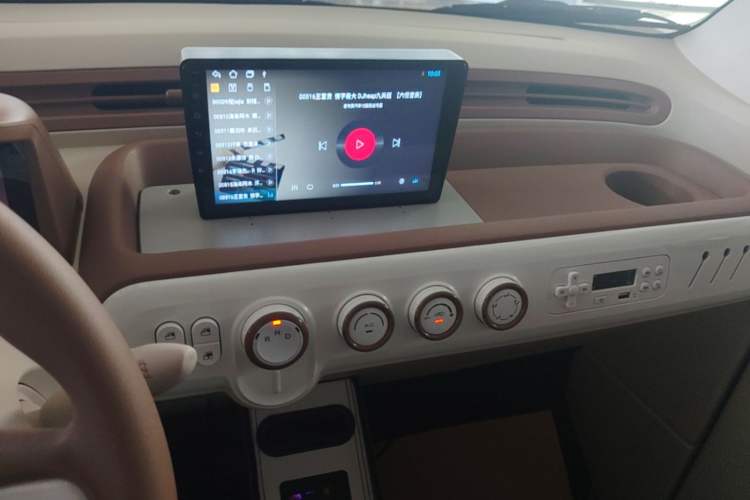 Used Bestune Pony 2026 222km Colorful Horse Audio And AC Panel