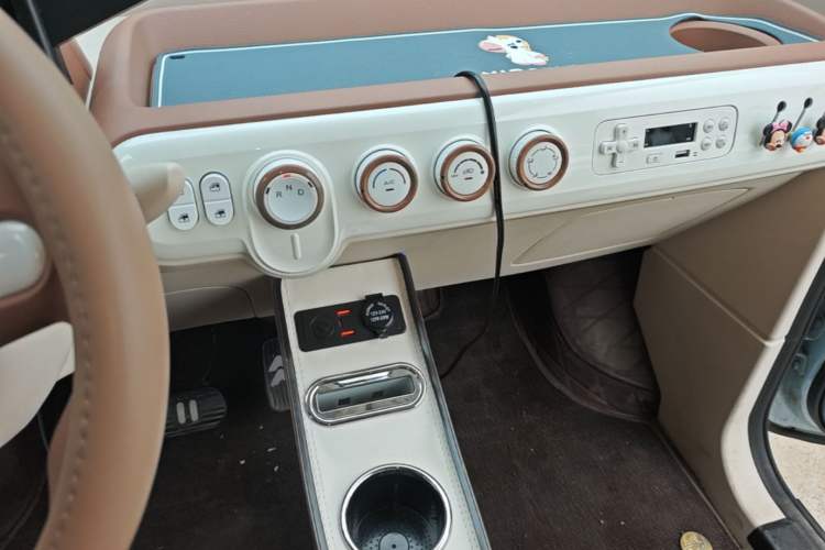 Used Bestune Pony 2026 222km Colorful Horse Audio And AC Panel