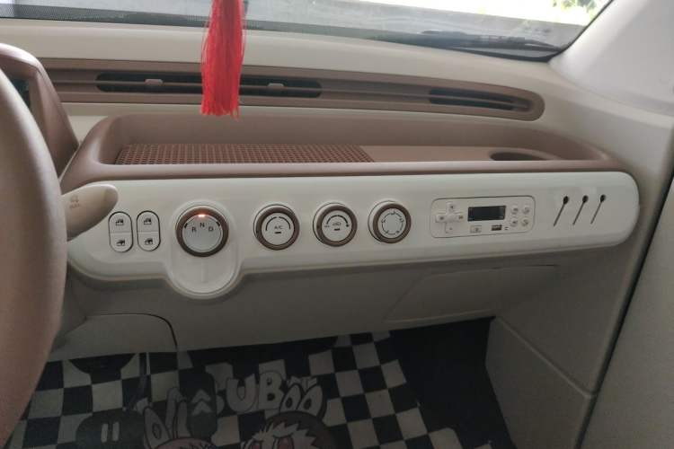 Used Bestune Pony 2026 Model 222km Shining Horse Audio And AC Panel