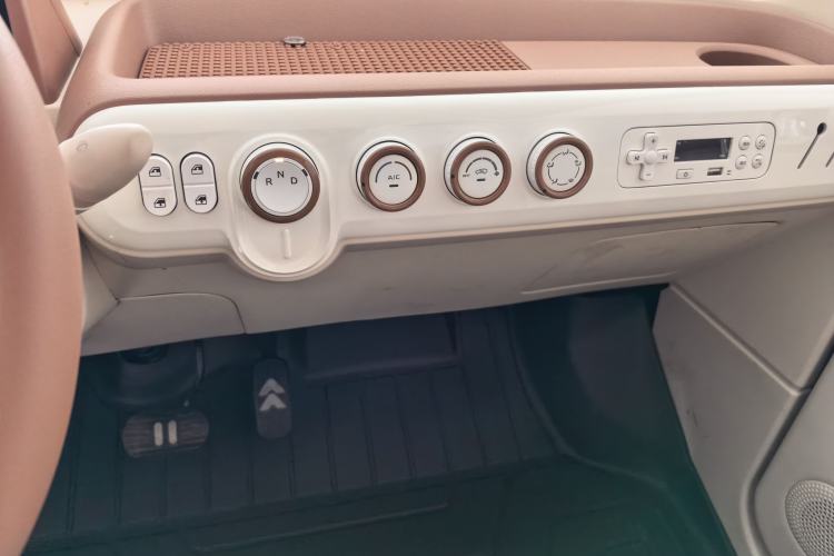 Used Bestune Pony 2026 Model 222km Shining Horse Audio And AC Panel