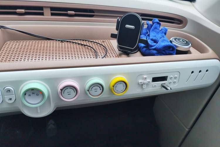 Used Bestune Pony 2026 222km Colorful Horse Audio And AC Panel