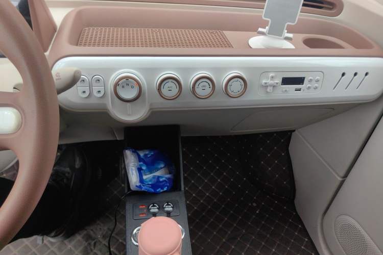 Used Bestune Pony 2026 Model 222km Cute Horse Plus Audio And AC Panel