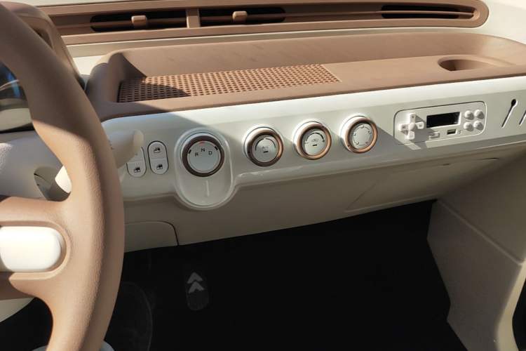 Used Bestune Pony 2026 222km Colorful Horse Audio And AC Panel