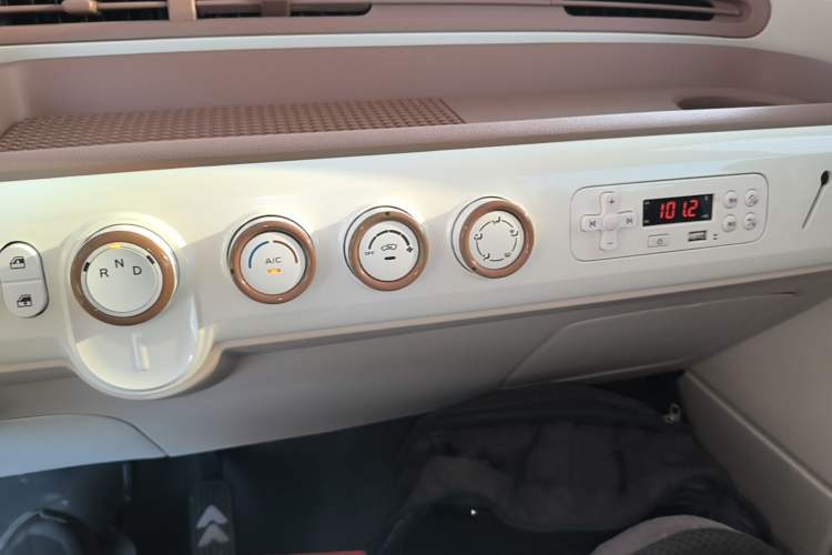 Used Bestune Pony 2026 222km Colorful Horse Audio And AC Panel