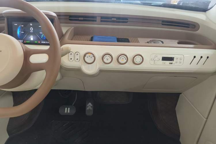 Used Bestune Pony 2026 Model 222km Agile Horse Audio And AC Panel