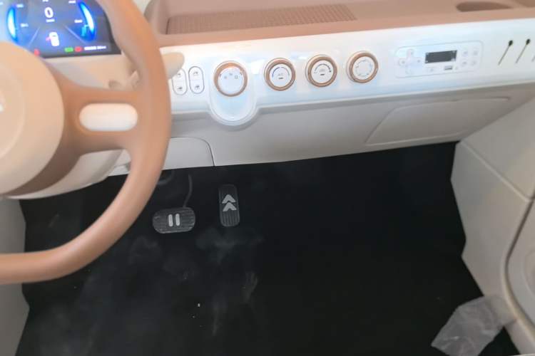 Used Bestune Pony 2026 222km Colorful Horse Audio And AC Panel