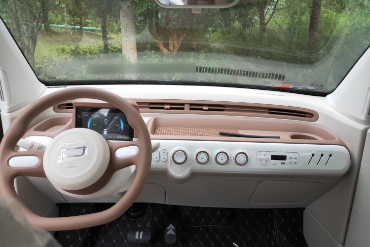 Used Bestune Pony 2026 Model 222km Shining Horse Center Console