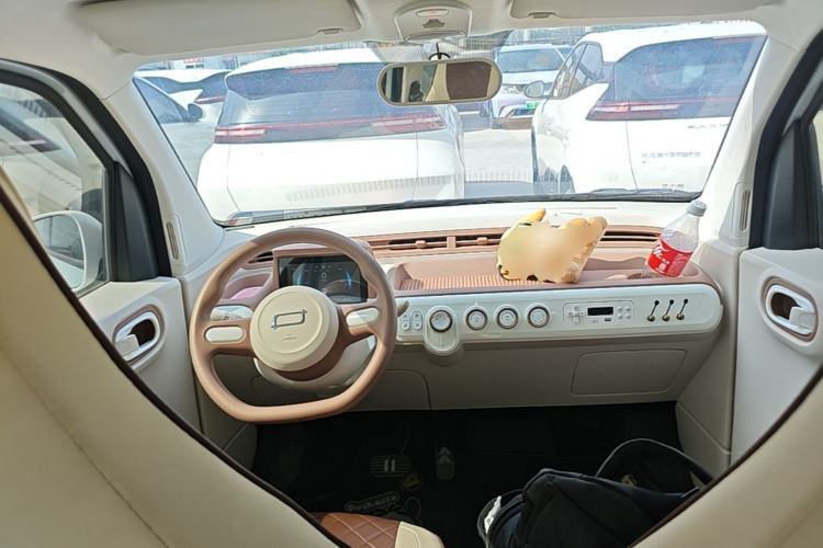 Used Bestune Pony 2026 Model 222km Cute Horse Plus Center Console