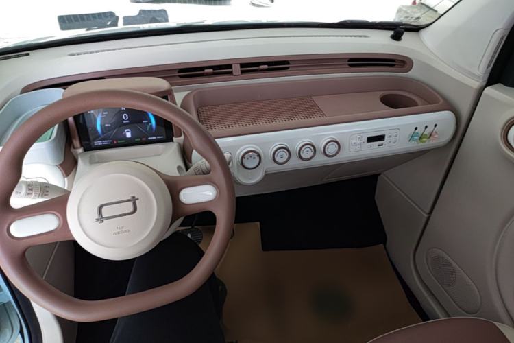 Used Bestune Pony 2026 Model 222km Elegant Horse Center Console