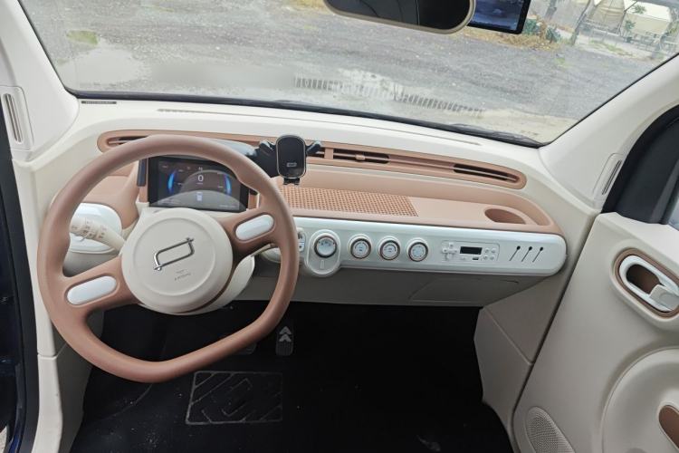 Used Bestune Pony 2026 Model 222km Cute Horse Plus Center Console