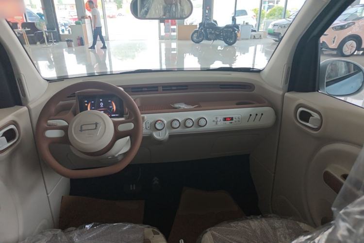 Used Bestune Pony 2026 Model 222km Cute Horse Plus Center Console