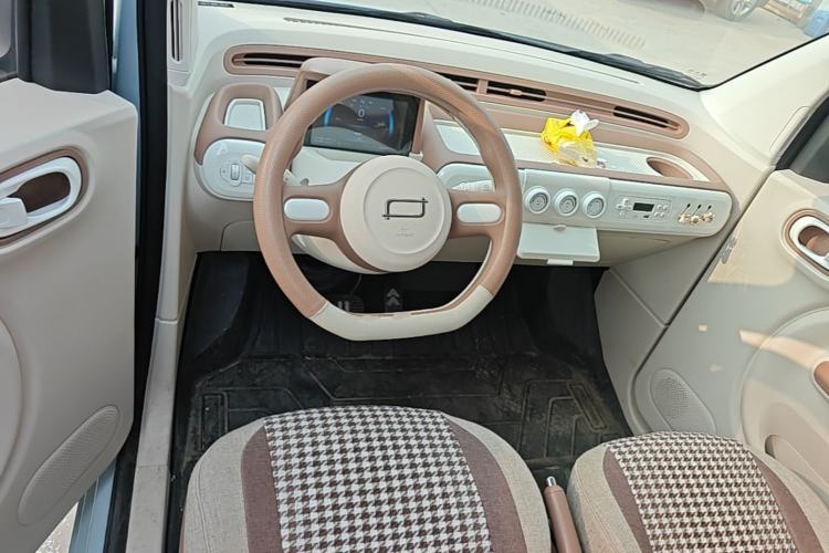 Used Bestune Pony 2026 Model 222km Cute Horse Plus Center Console