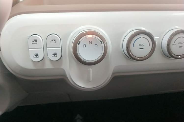 Used Bestune Pony 2026 222km Colorful Horse Gear Lever
