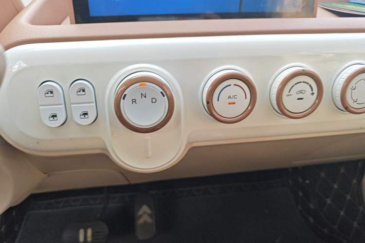 Used Bestune Pony 2026 222km Colorful Horse Gear Lever
