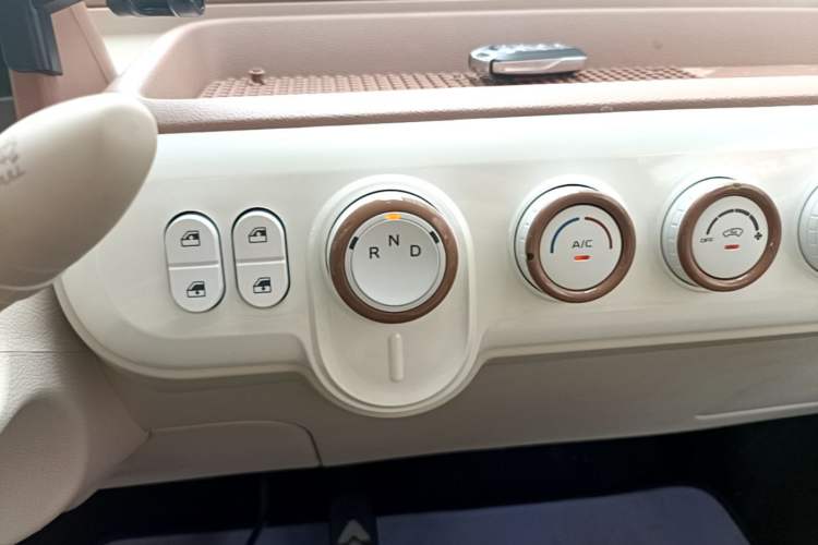 Used Bestune Pony 2026 222km Colorful Horse Gear Lever
