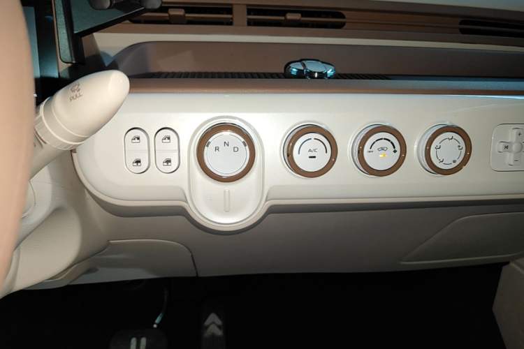 Used Bestune Pony 2026 Model 222km Shining Horse Gear Lever
