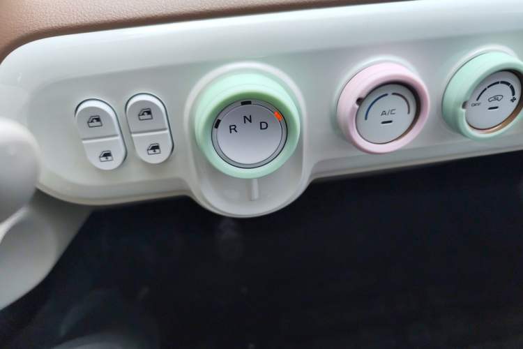 Used Bestune Pony 2026 222km Colorful Horse Gear Lever