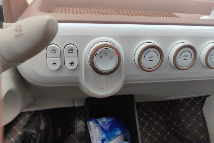 Used Bestune Pony 2026 Model 222km Cute Horse Plus Gear Lever