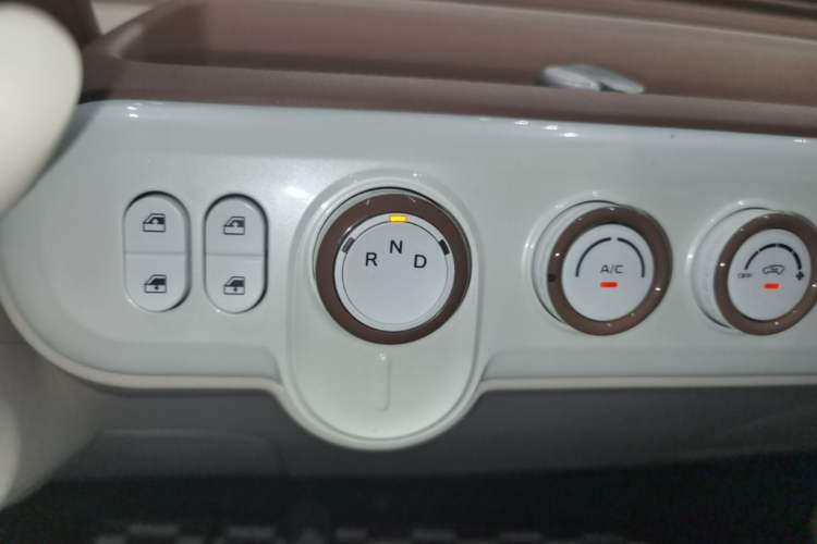 Used Bestune Pony 2026 222km Colorful Horse Gear Lever