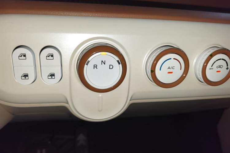 Used Bestune Pony 2026 222km Colorful Horse Gear Lever