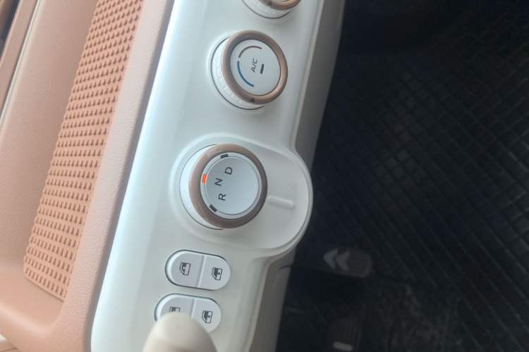 Used Bestune Pony 2026 222km Colorful Horse Gear Lever